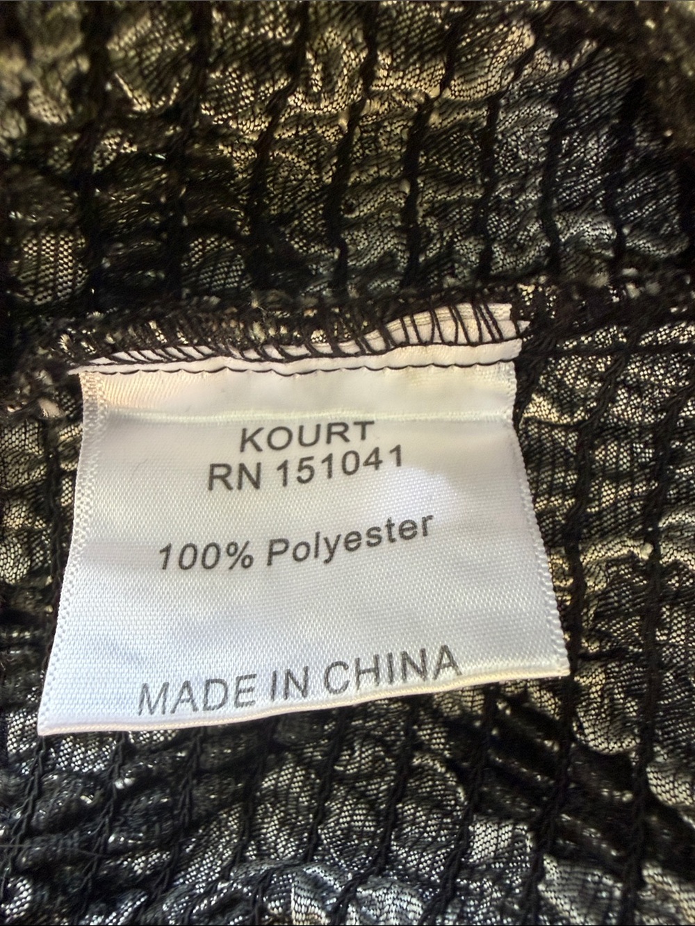 Kourt Medium Black Gray Floral Smocked Ruffle Strap Crop Top NWT - Picture 4 of 9
